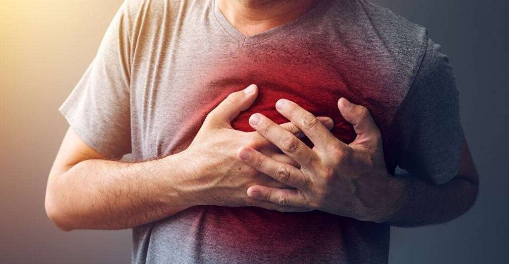 Как отличить сердечный приступ от панической атаки - здоровье
