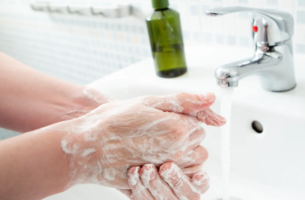Как защитить себя от бактерий и грибков в ванной