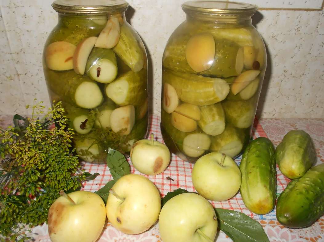 Рецепт 5. Маринованные огурцы с яблоками и корицей - Как сделать маринованные огурцы на зиму
